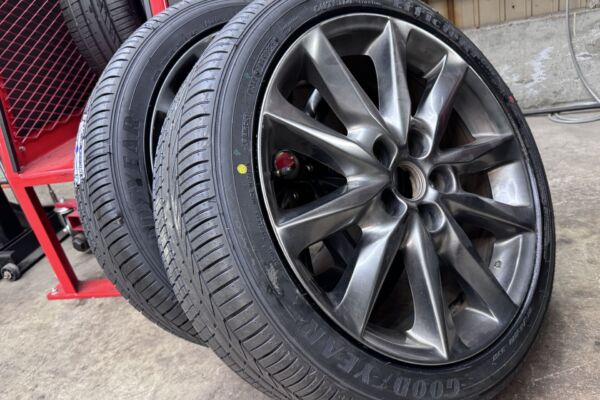 タイヤ4本交換|アクセラ