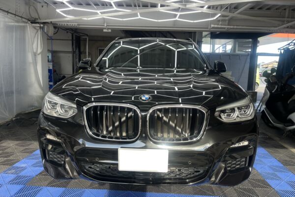 BMW X3にダイヤⅡキーパー施工|黒いボディの水シミを研磨からリフレッシュ