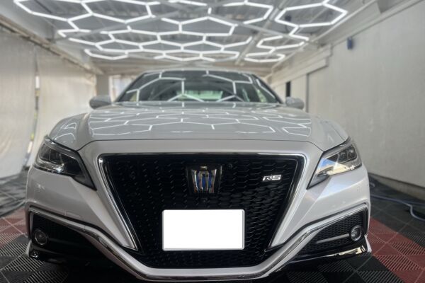 白のクラウンを月2回の手洗い洗車でキレイに維持|コーティングだけが選択肢ではありません