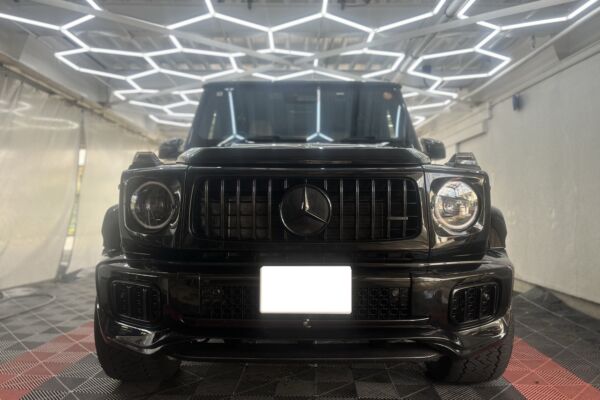 黒のメルセデス・ベンツ Gクラスに3PH手洗い洗車|一度体験してから毎回選ばれる洗車に